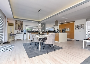 Розкішна вілла в оточенні природи і комфорту