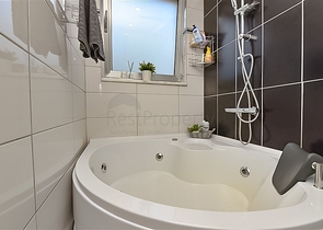 Розкішна вілла в оточенні природи і комфорту