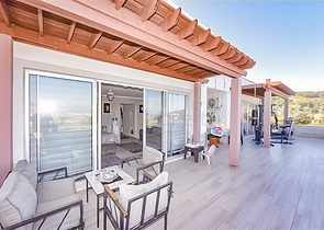 Розкішна вілла в оточенні природи і комфорту