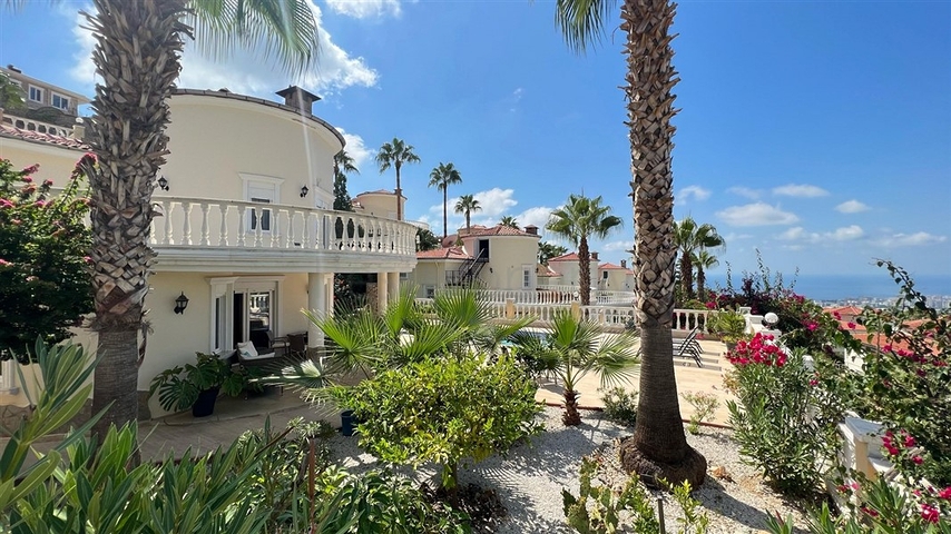 Мебльована вілла з видом на море в мальовничому районі Каргиджак