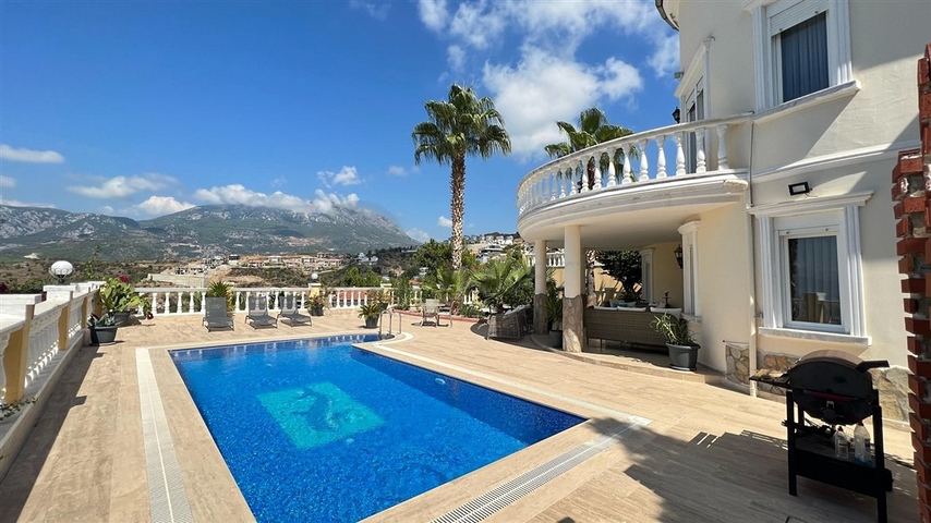 Мебльована вілла з видом на море в мальовничому районі Каргиджак