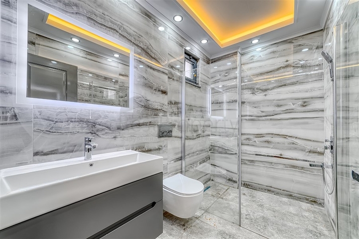 Сучасна розкішна вілла в центрі Джікджіллі з панорамним видом на море