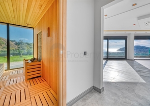 Сучасна розкішна вілла в центрі Джікджіллі з панорамним видом на море