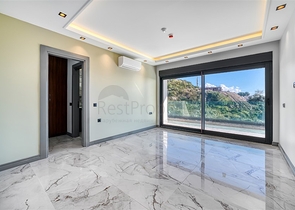 Сучасна розкішна вілла в центрі Джікджіллі з панорамним видом на море