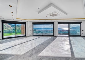 Сучасна розкішна вілла в центрі Джікджіллі з панорамним видом на море