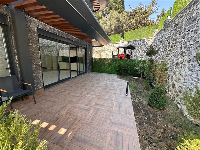 Сучасна квартира 2 + 1 в комфортабельному комплексі з інфраструктурою готелю