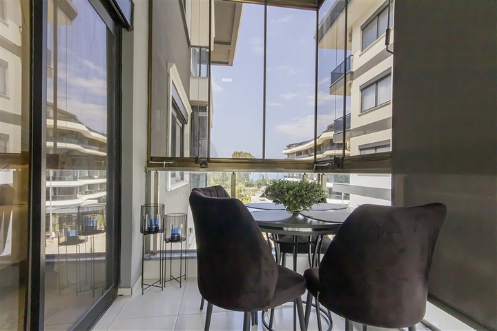 Затишна мебльована квартира 1 + 1 біля моря в розвиненому комплексі