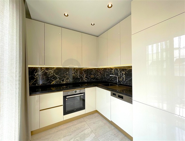 Розкішний пентхаус 3+1 в престижному районі Аланії з видом на море