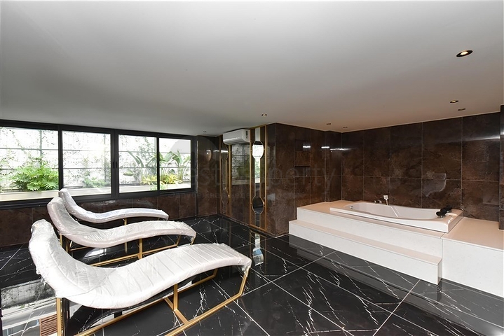 Розкішний пентхаус 3+1 в престижному районі Аланії з видом на море