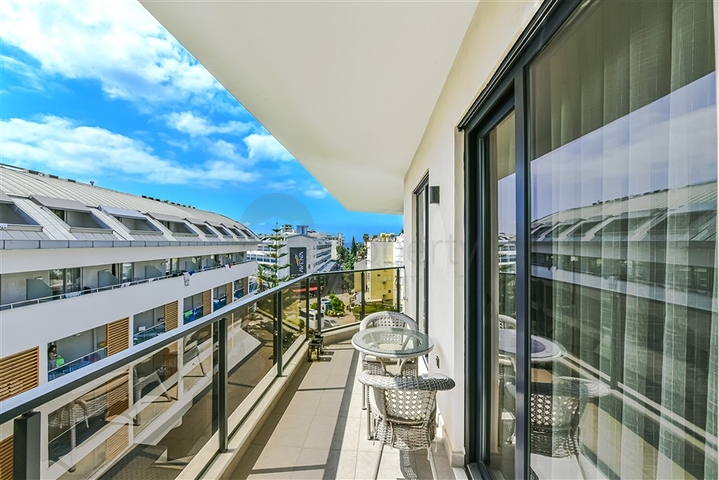 Розкішний пентхаус 3+1 в престижному районі Аланії з видом на море