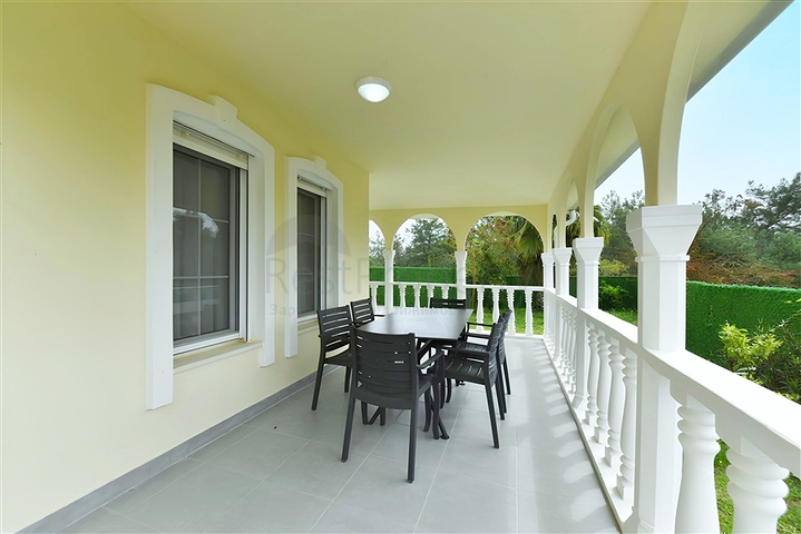 Вілла класу люкс з панорамним видом і повною інфраструктурою в серці природи