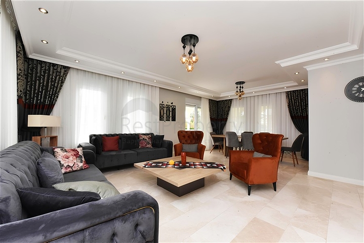 Вілла класу люкс з панорамним видом і повною інфраструктурою в серці природи