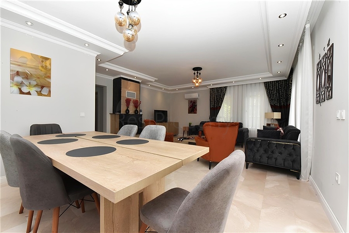 Вілла класу люкс з панорамним видом і повною інфраструктурою в серці природи