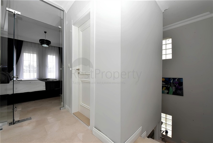 Вілла класу люкс з панорамним видом і повною інфраструктурою в серці природи