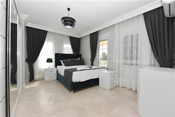 Вілла класу люкс з панорамним видом і повною інфраструктурою в серці природи