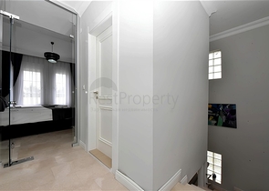 Вілла класу люкс з панорамним видом і повною інфраструктурою в серці природи