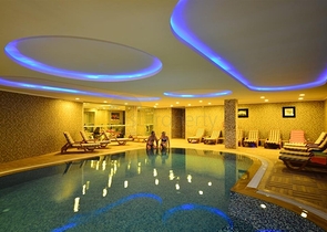 Вілла класу люкс з панорамним видом і повною інфраструктурою в серці природи