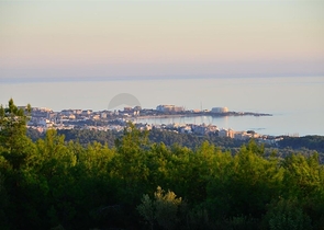 Вілла класу люкс з панорамним видом і повною інфраструктурою в серці природи