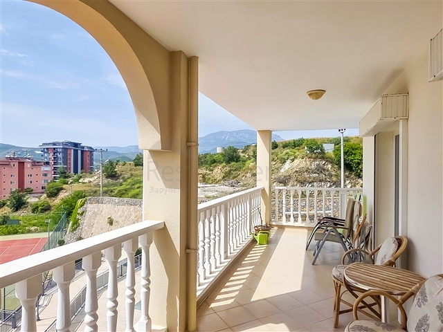 Простора квартира 2 + 1 з видом на море в тихому районі Аланії 