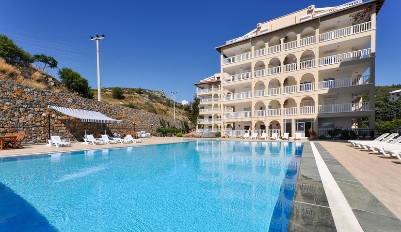 Простора квартира 2 + 1 з видом на море в тихому районі Аланії 