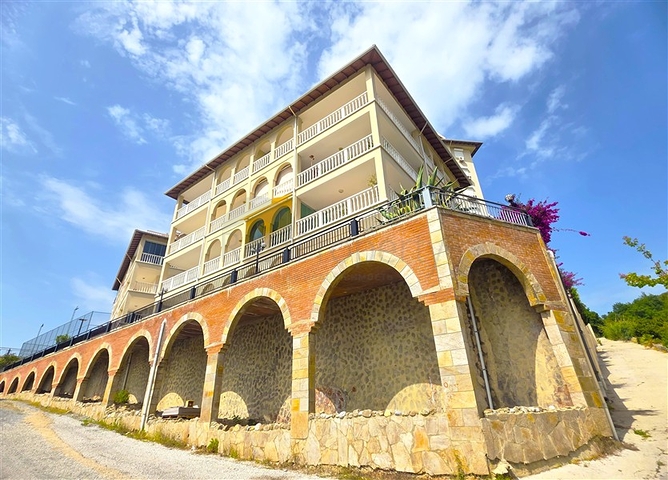 Простора квартира 2 + 1 з видом на море в тихому районі Аланії 