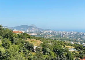 Простора вілла 11 + 2 з приватною ділянкою і панорамним видом на море