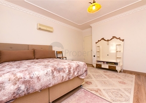 Простора вілла 11 + 2 з приватною ділянкою і панорамним видом на море