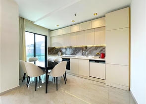 Сучасний пентхаус 2 + 1 в оренду в центрі Аланії-всього в 150 метрах від моря