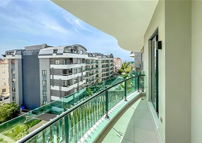 Сучасний пентхаус 2 + 1 в оренду в центрі Аланії-всього в 150 метрах від моря