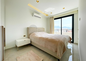 Сучасний пентхаус 2 + 1 в оренду в центрі Аланії-всього в 150 метрах від моря