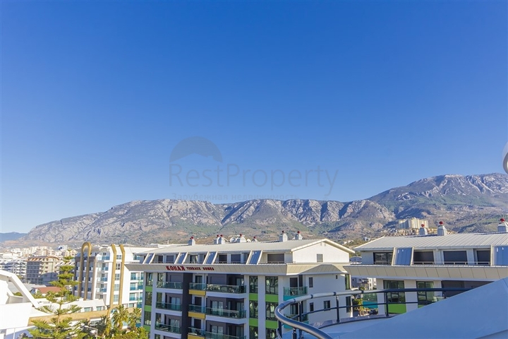 Розкішний пентхаус з видом на море в 50 метрах від моря