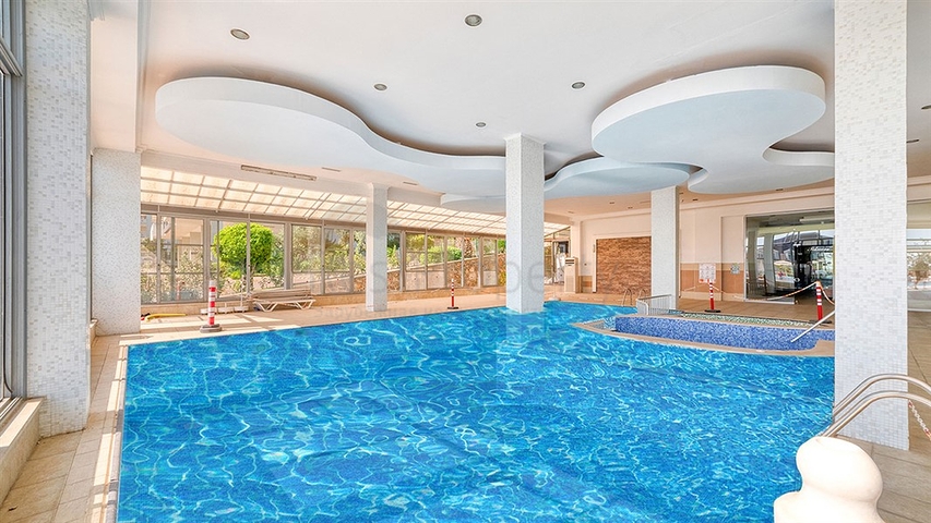 Простора квартира 4+2 в комплексі з розкішною інфраструктурою в Аланьї