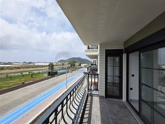 Затишна квартира 1 + 1 в новому комплексі з видом на море