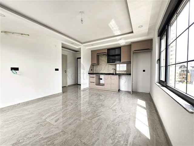 Затишна квартира 1 + 1 в новому комплексі з видом на море