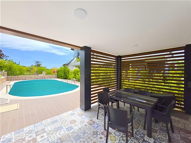 Просторий дуплекс 4 + 1 в районі Оба – поєднання затишку, тиші і якості