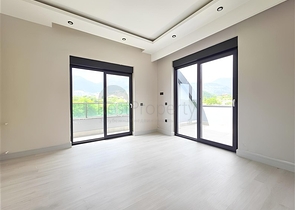 Просторий дуплекс 4 + 1 в районі Оба – поєднання затишку, тиші і якості