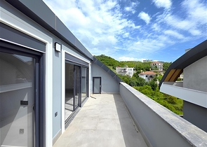 Просторий дуплекс 4 + 1 в районі Оба – поєднання затишку, тиші і якості