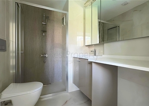 Сучасний дуплекс 2 + 1 з садом в комплексі біля моря 