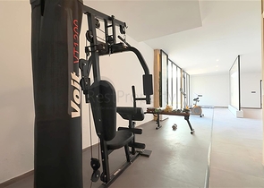 Сучасний дуплекс 2 + 1 з садом в комплексі біля моря 