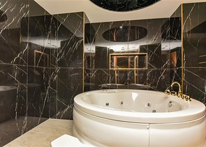 Затишна квартира з багатою інфраструктурою в самому центрі Аланії