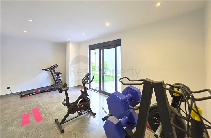 Просторий дуплекс 3+1 в центрі Аланії-стиль, комфорт і крокова доступність до моря