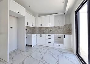 Просторий дуплекс 3+1 в центрі Аланії-стиль, комфорт і крокова доступність до моря