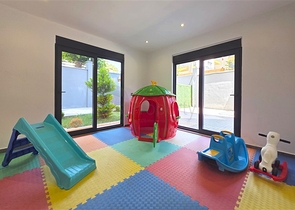 Просторий дуплекс 3+1 в центрі Аланії-стиль, комфорт і крокова доступність до моря