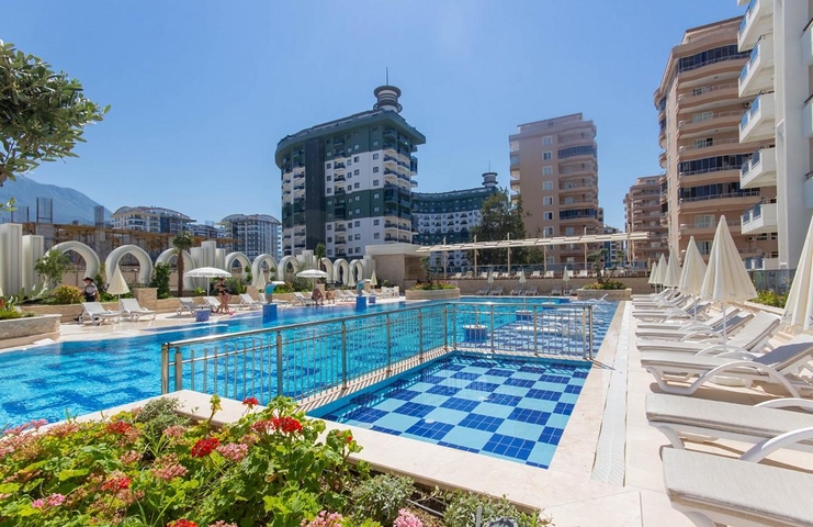 Сучасна квартира біля моря в розвиненому районі Аланії