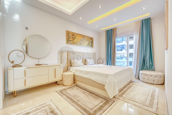 Сучасна квартира біля моря в розвиненому районі Аланії