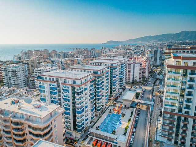 Сучасна квартира біля моря в розвиненому районі Аланії