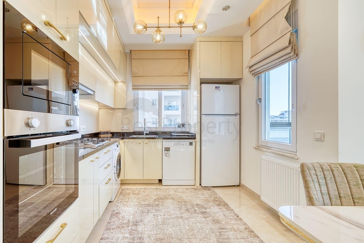 Сучасна квартира біля моря в розвиненому районі Аланії