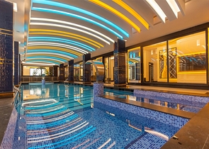 Сучасна квартира біля моря в розвиненому районі Аланії