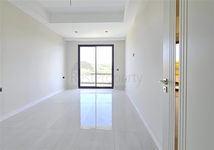 Розкішна квартира біля моря з розвиненою інфраструктурою в Тюрклері