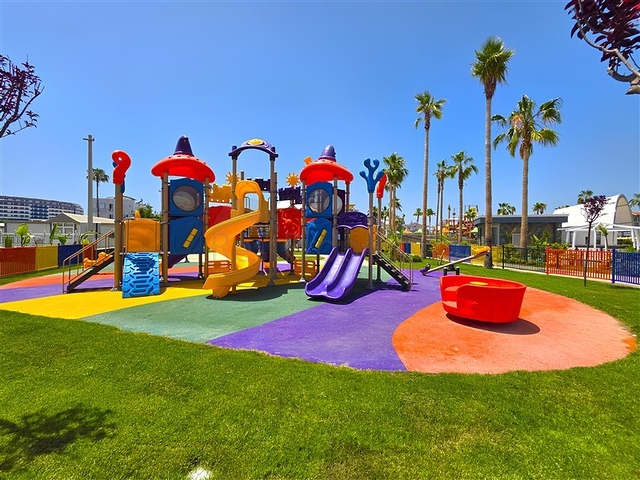 Розкішна квартира біля моря з розвиненою інфраструктурою в Тюрклері